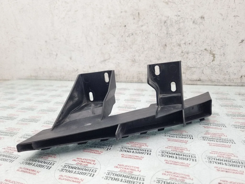 Front bumper mounting bracket – Audi Q7 4L (2005-2015)