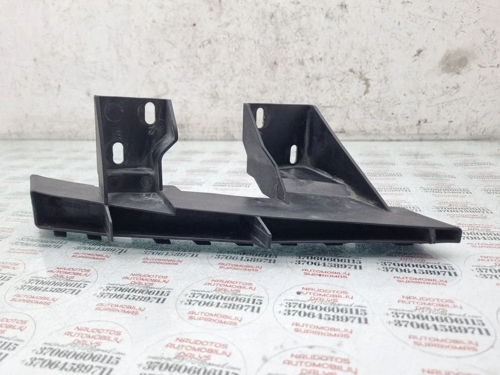 Front bumper mounting bracket – Audi Q7 4L (2005-2015)