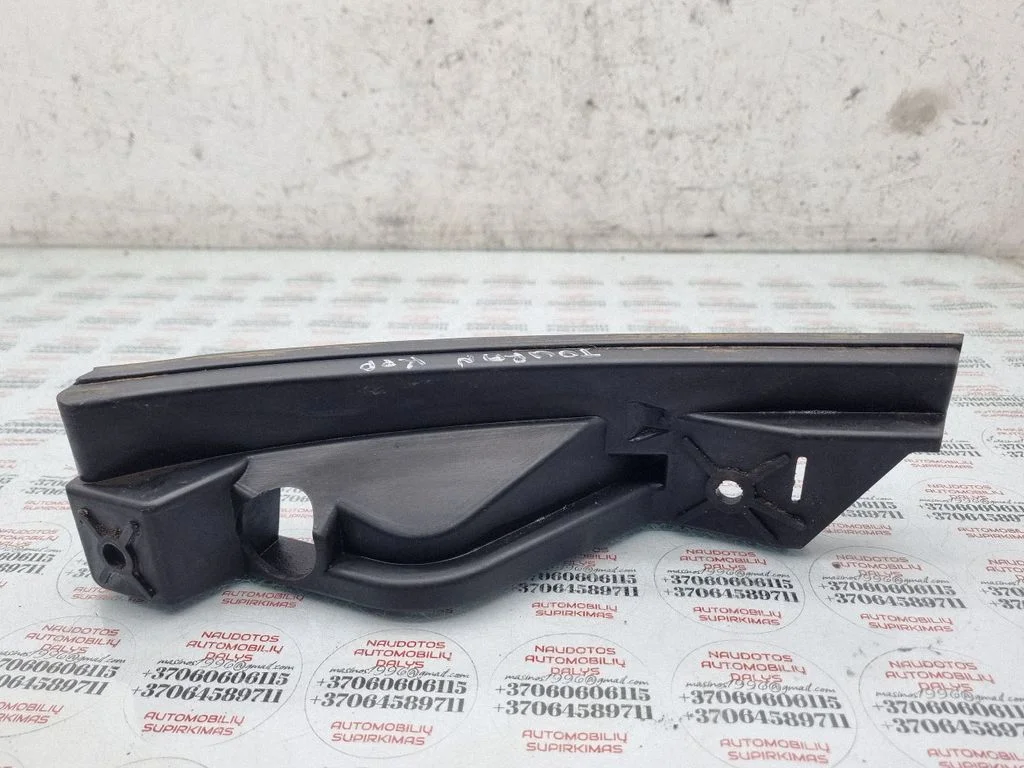 Front bumper mounting bracket 1T0807889A