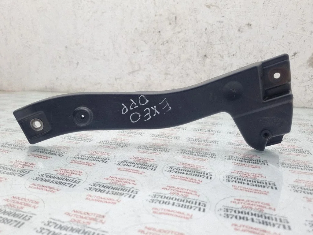 Esistange kinnitusklamber – Seat Exeo (3R) (2008-2013)