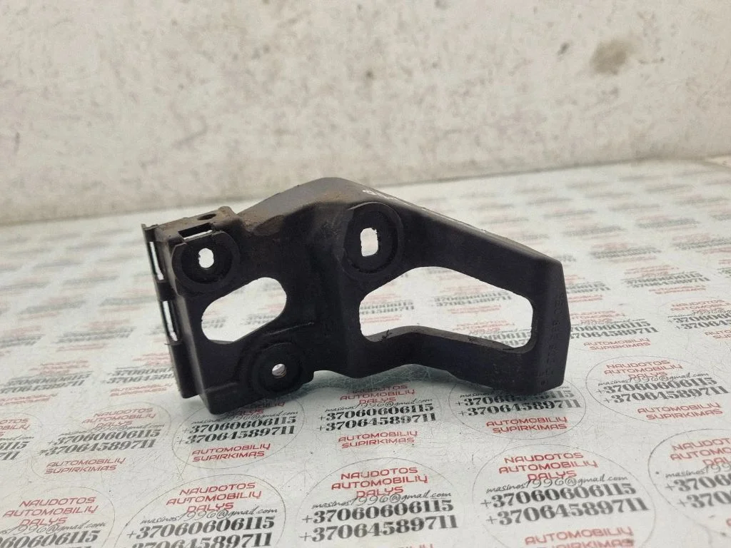 Front bumper mounting bracket 8E0853922D
