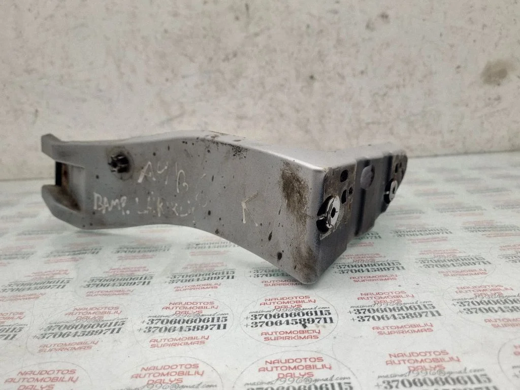 Esistange kinnitusklamber 8E0821137B
