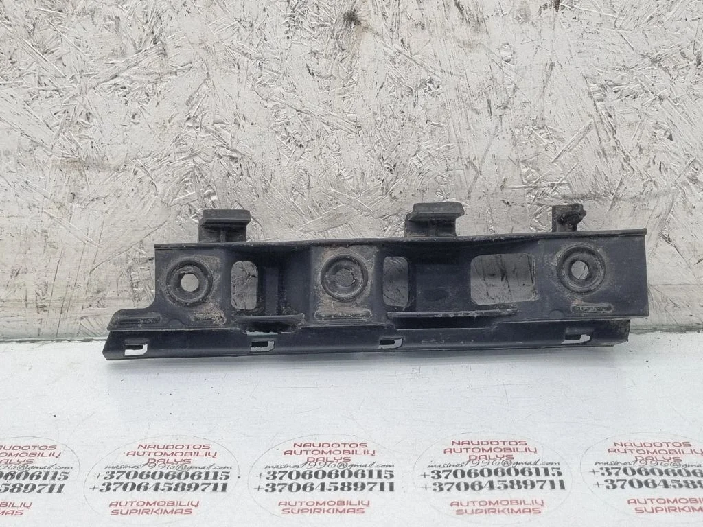 Esistange kinnitusklamber 3C0807184