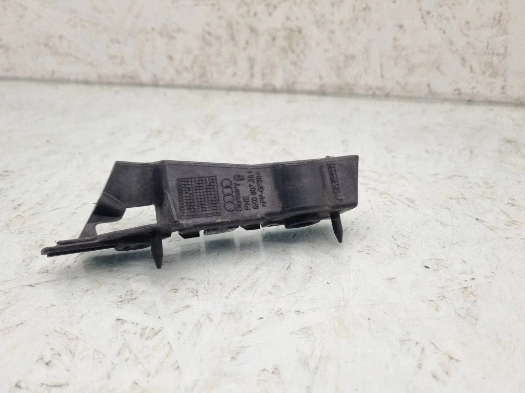 Front bumper mounting bracket 8K0807284