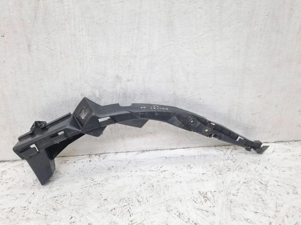 Front bumper mounting bracket 3B0807050C