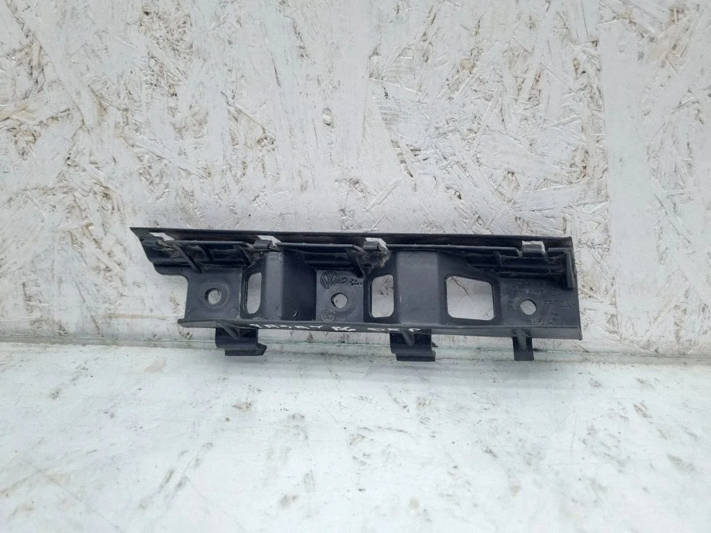 Esistange kinnitusklamber – Volkswagen Passat B6 (2005-2010)