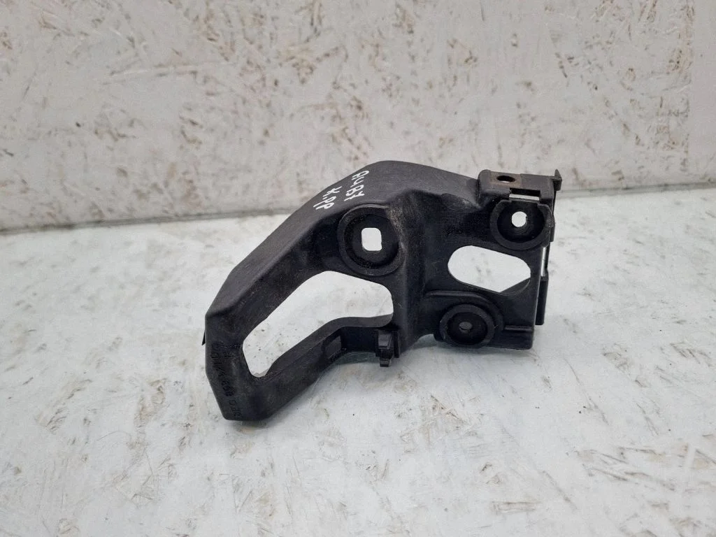 Front bumper mounting bracket 8E0853921D