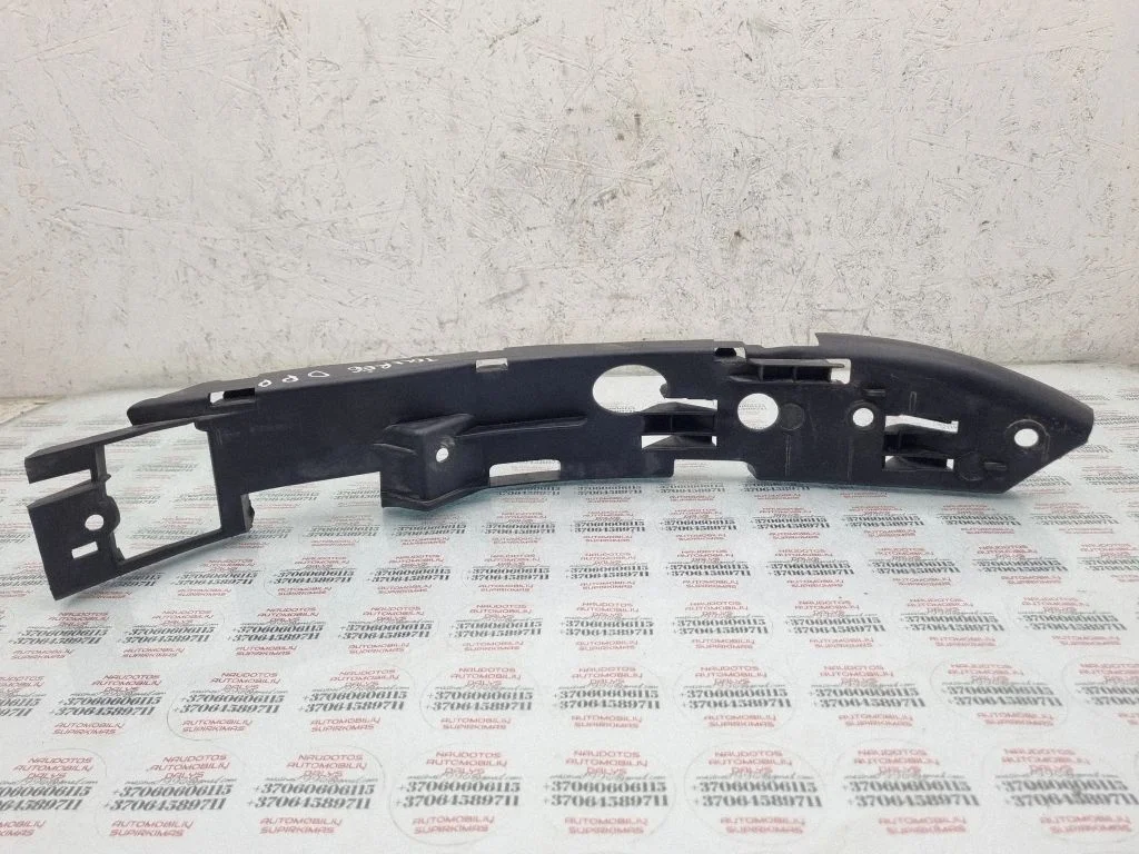 Front bumper mounting bracket 7L6807184C