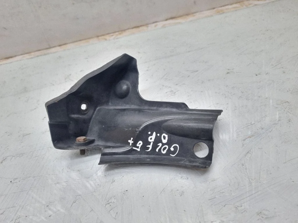 Esistange kinnitusklamber 5M0823602B