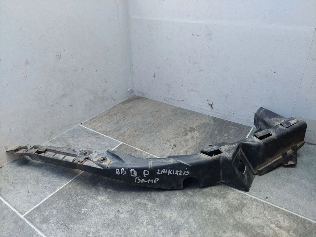 Front bumper mounting bracket 3B0807050C