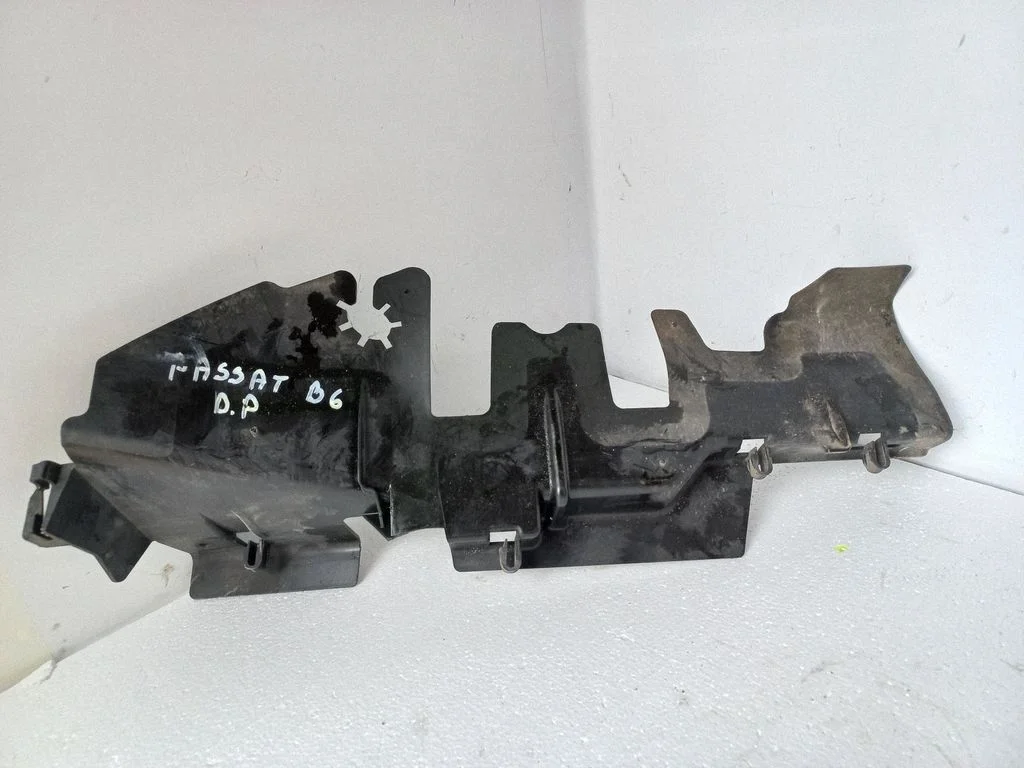 Front bumper mounting bracket 3C0807183