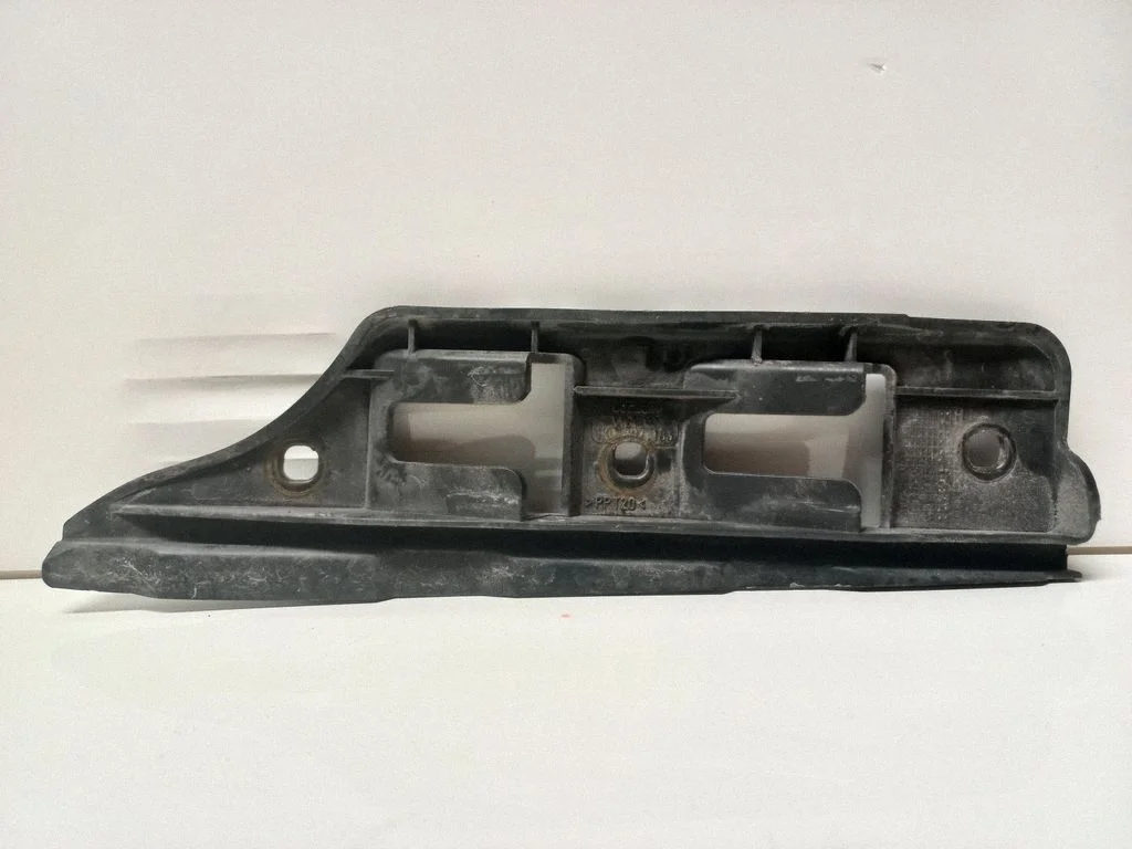 Front bumper mounting bracket 1K0807183
