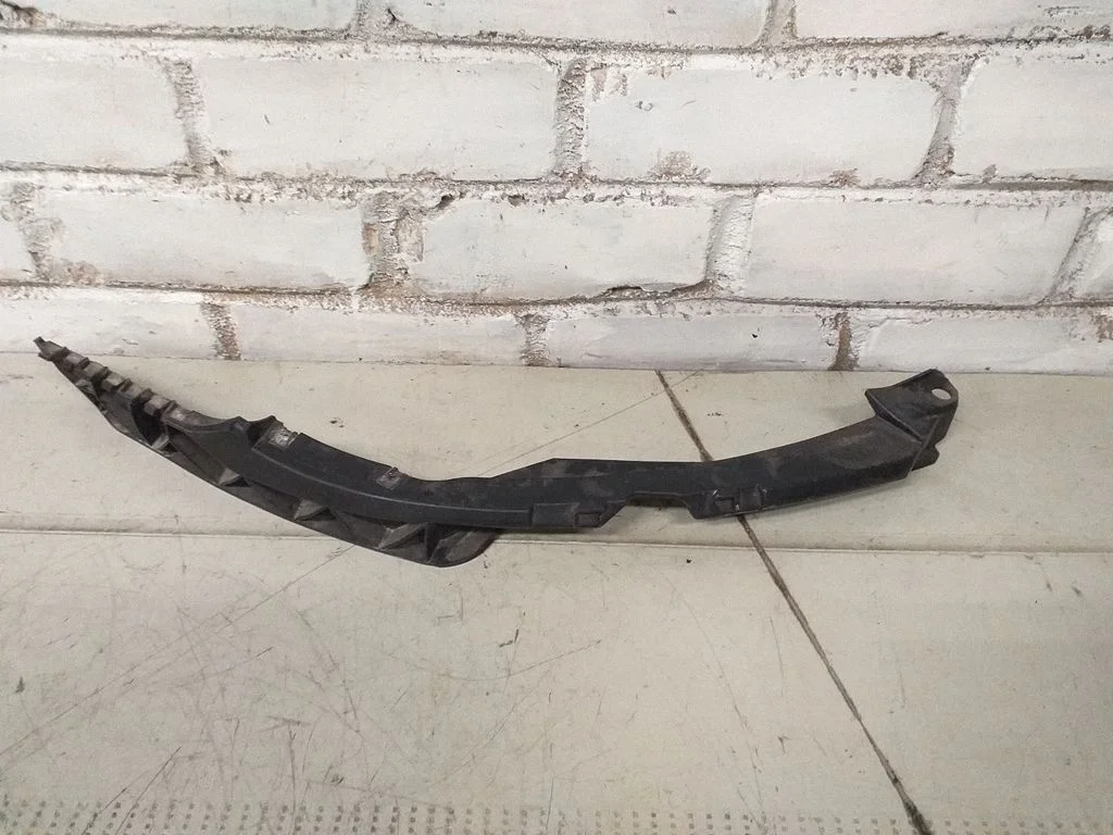 Front bumper mounting bracket – Skoda Octavia Mk3 (5E) (2013-2019)