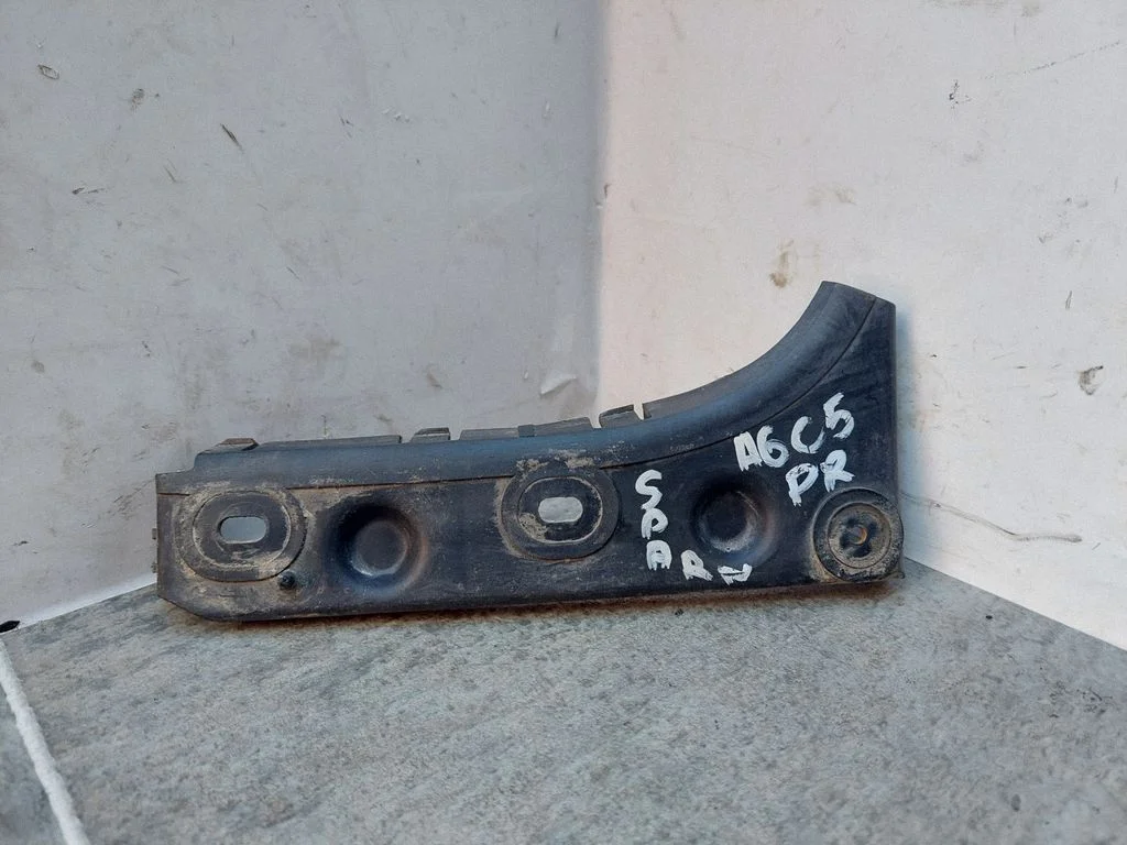 Front bumper mounting bracket 4B0807283B