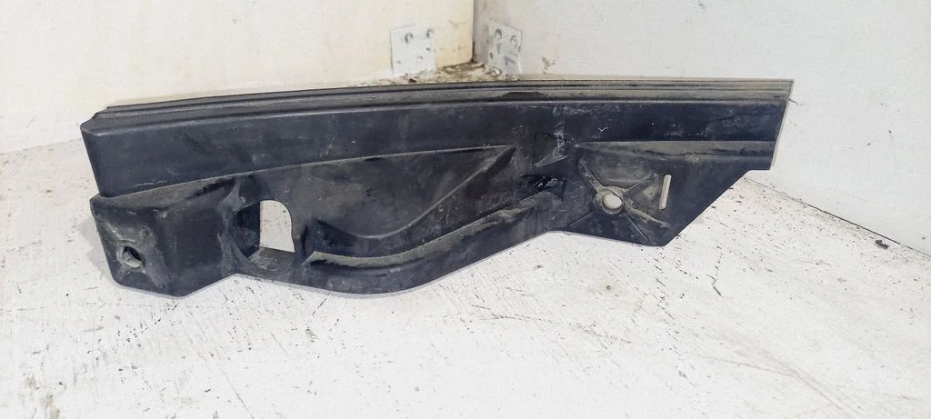 Front bumper mounting bracket – Volkswagen Touran I (2003-2010)