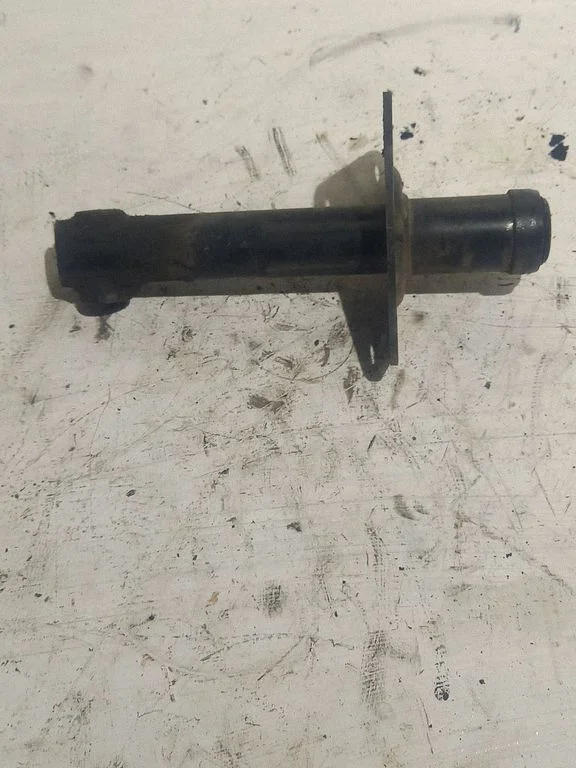 Front bumper mounting bracket 8C0807133A