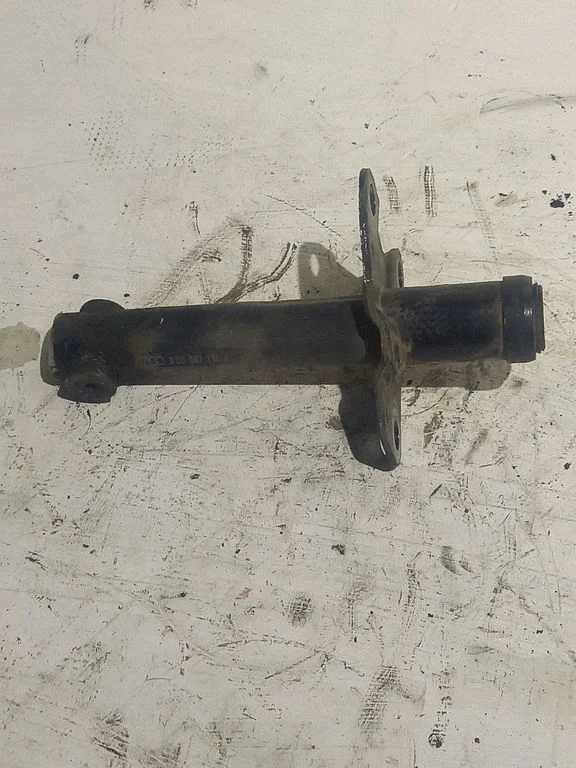 Front bumper mounting bracket 8C0807134A