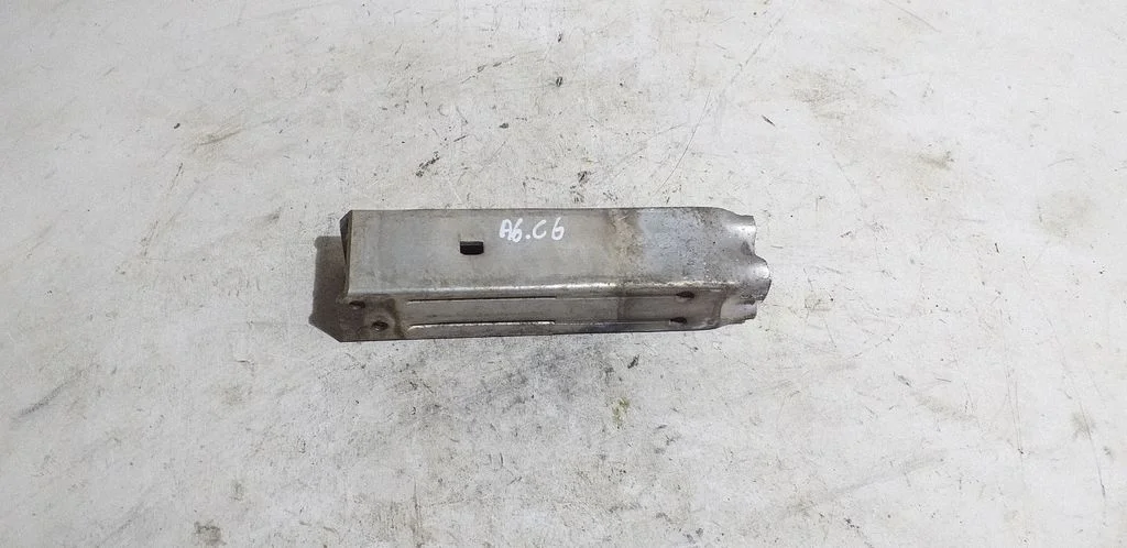 Front bumper mounting bracket – Audi A6 Allroad C5 (1999-2005)