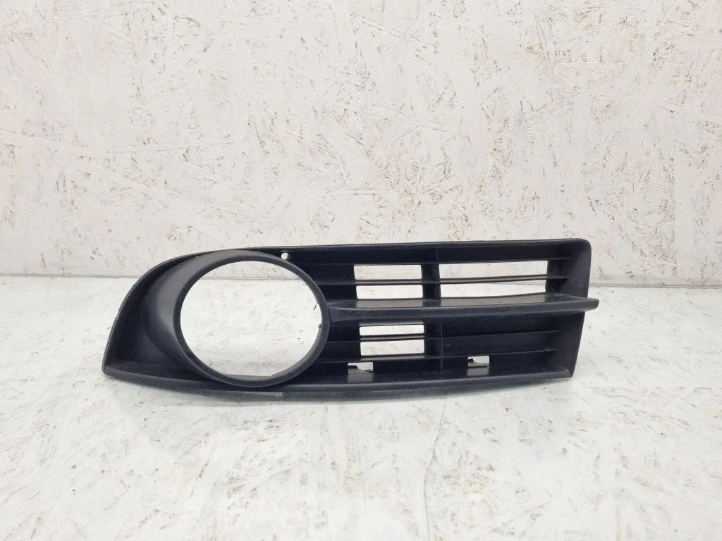 Front bumper lower grill 1T0853665A