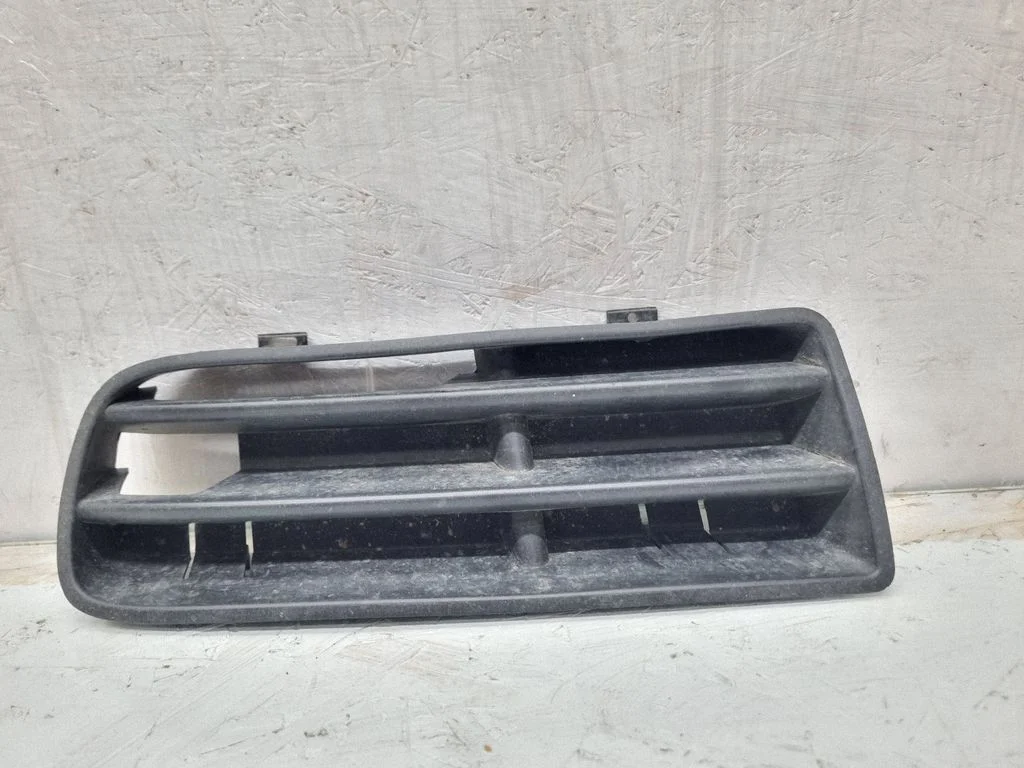 Front bumper lower grill 1J0853665B