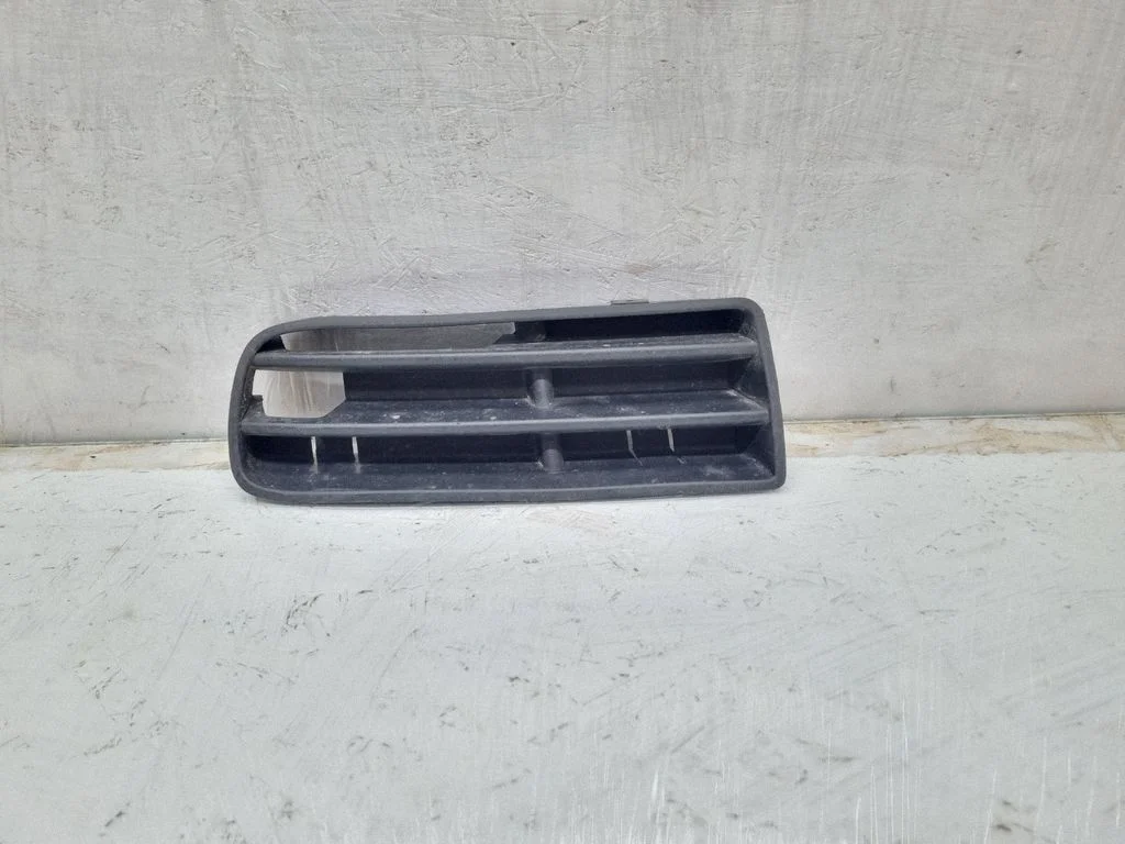 Front bumper lower grill 1J0853665B