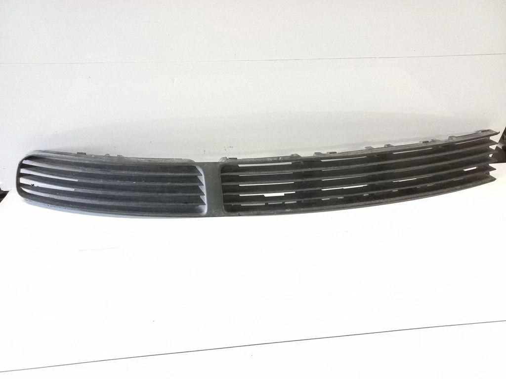 Front bumper lower grill 3B0853677A