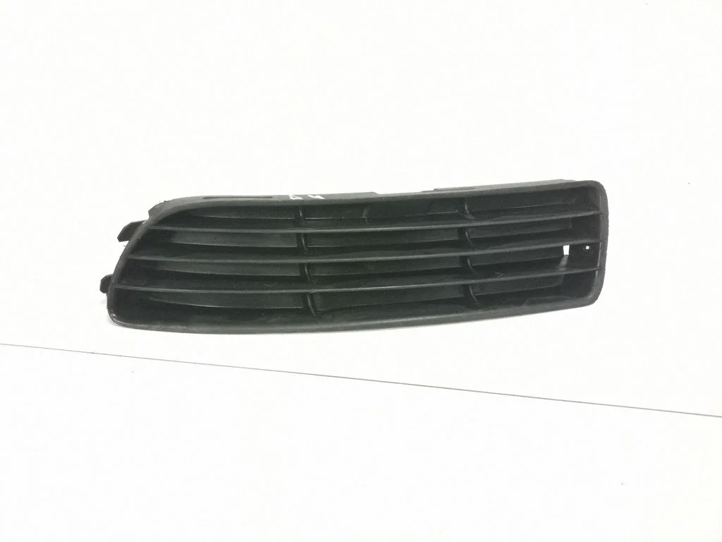 Front bumper lower grill 8D0807345B