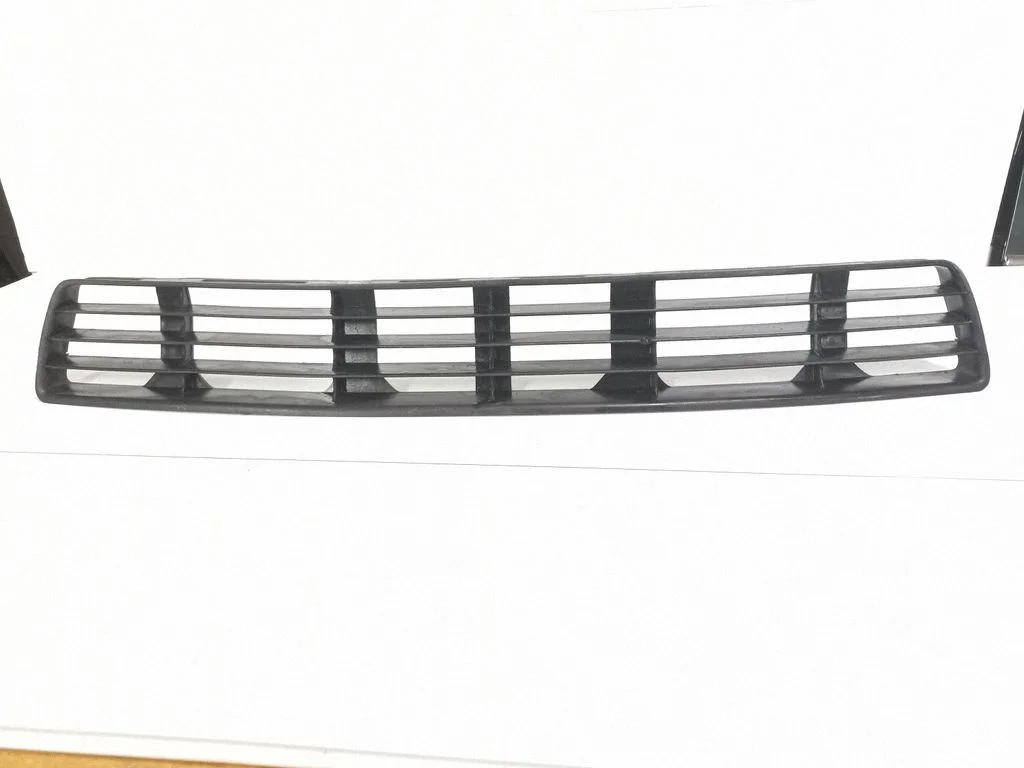 Front bumper lower grill 8D0807683