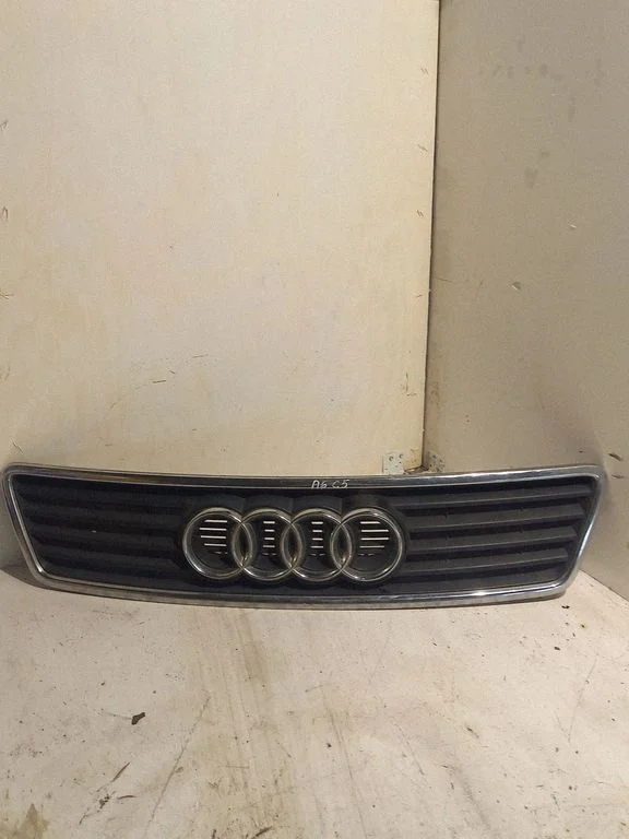 Front bumper upper radiator grill 4B0853651A