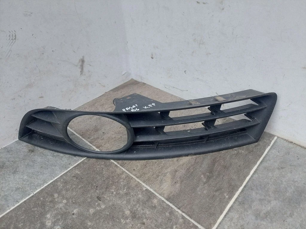 Kratka / ramka halogenu – Volkswagen Passat B6 (2005-2010)
