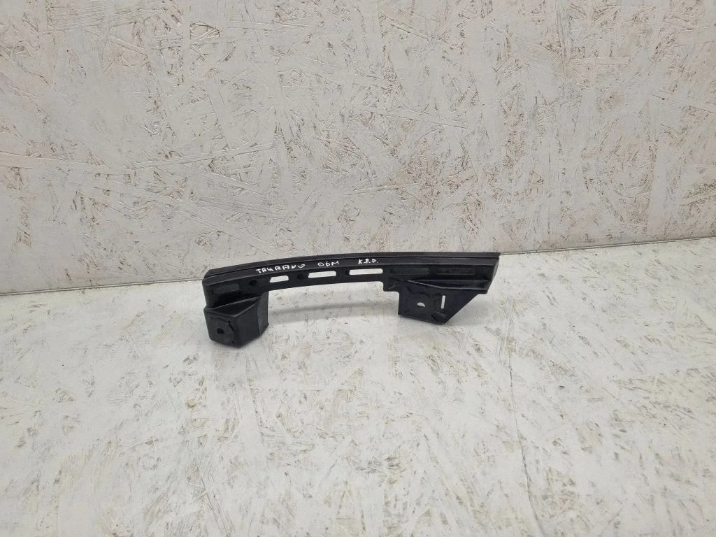 Front bumper mounting bracket – Volkswagen Touran I (2003-2010)