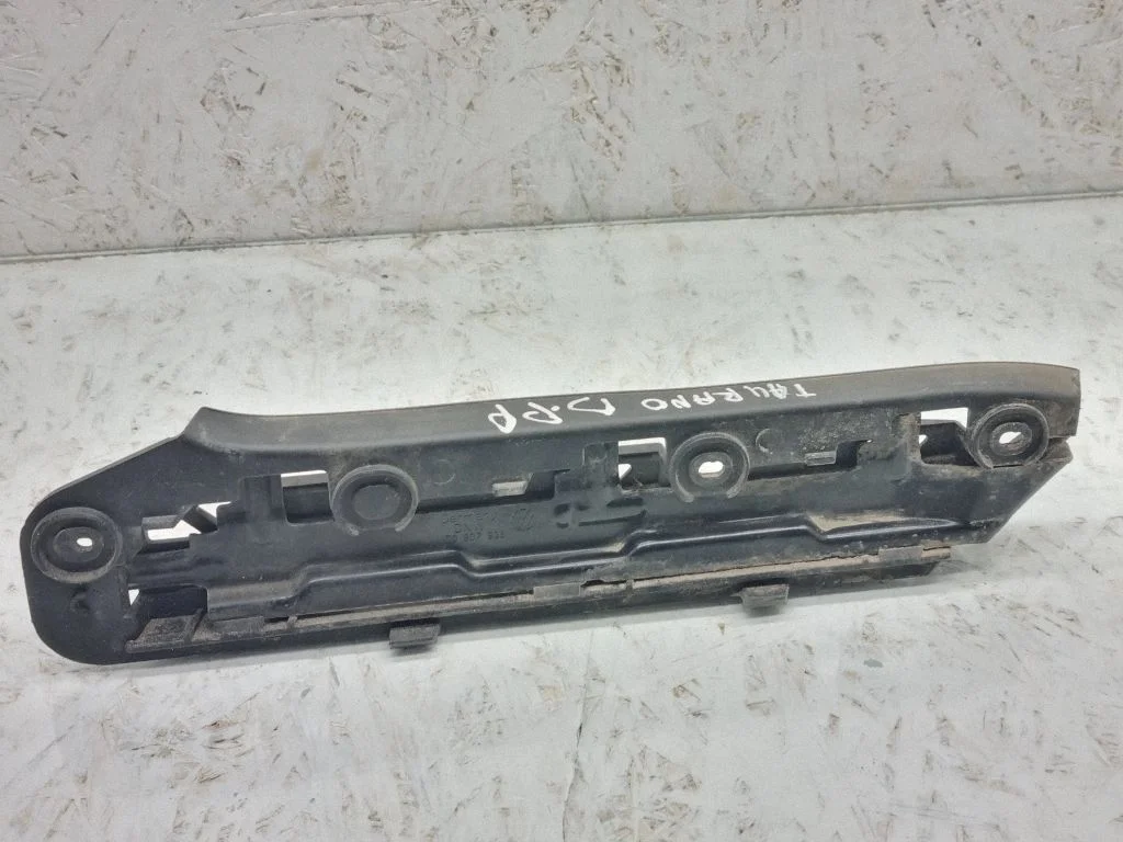 Front bumper mounting bracket – Volkswagen Touran I (2003-2010)