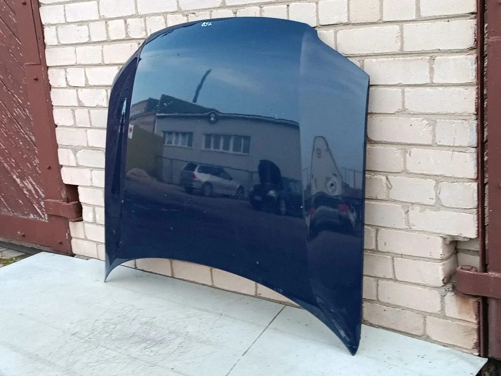 Engine bonnet/hood – front