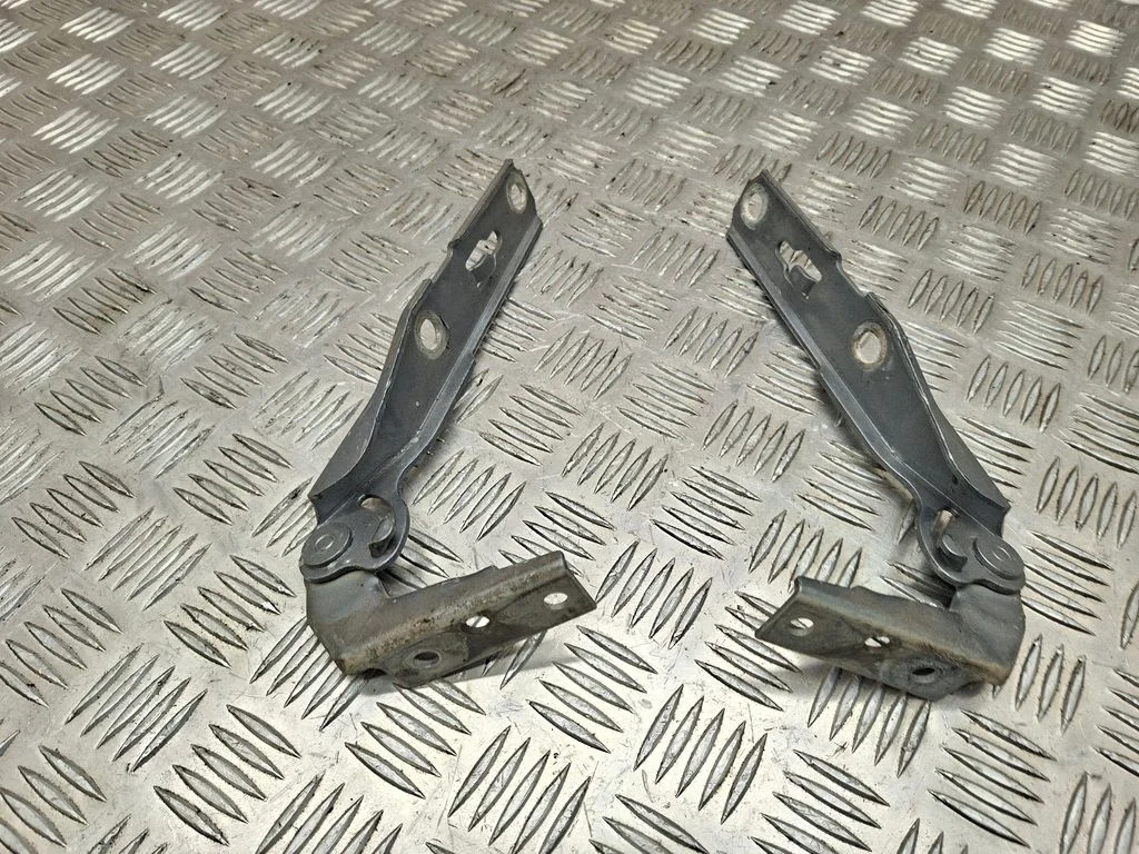 Mootorikapoti hinged 8E0823301E