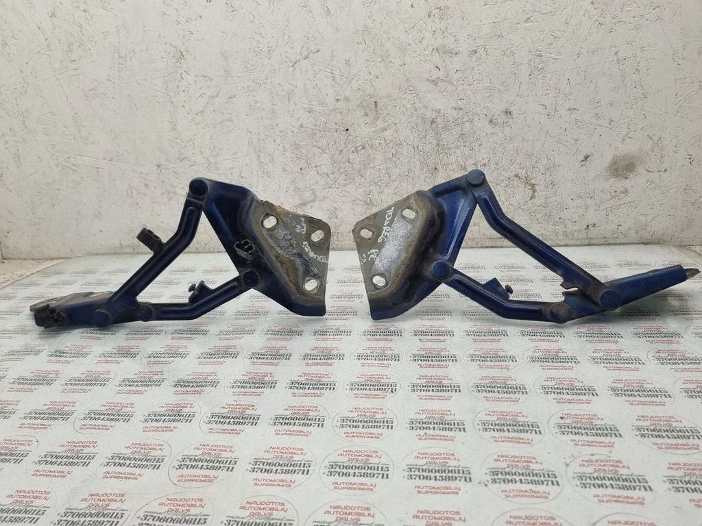 Engine bonnet/hood hinges 7L6823302