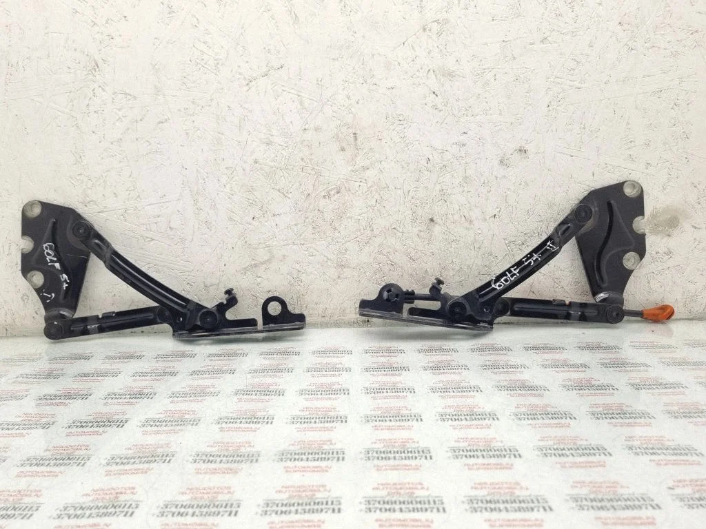 Engine bonnet/hood hinges 5M0823302