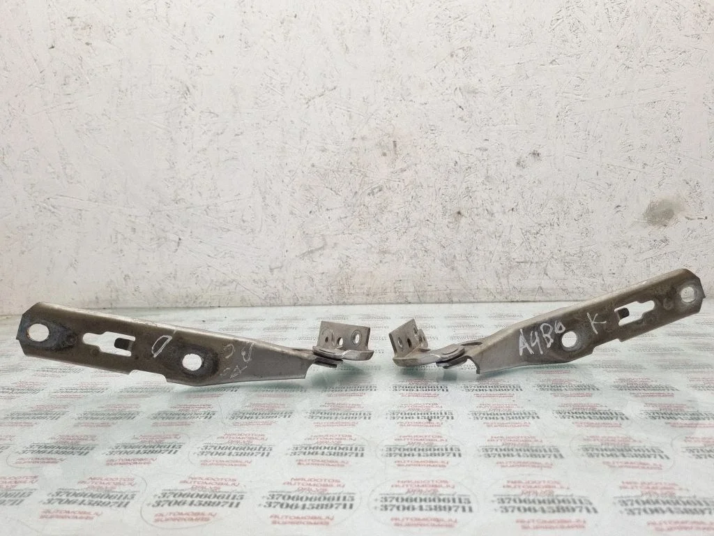 Engine bonnet/hood hinges – Audi A4 S4 B6 8E 8H (2001-2005)