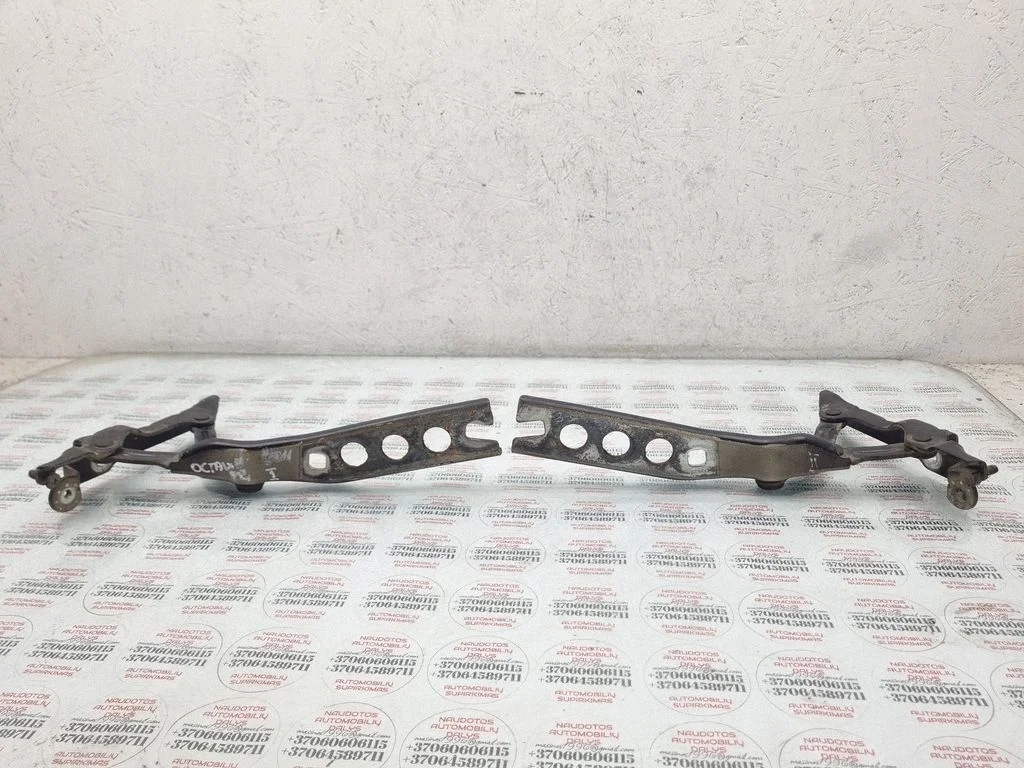 Engine bonnet/hood hinges – Skoda Octavia Mk2 (1Z) (2004-2013)