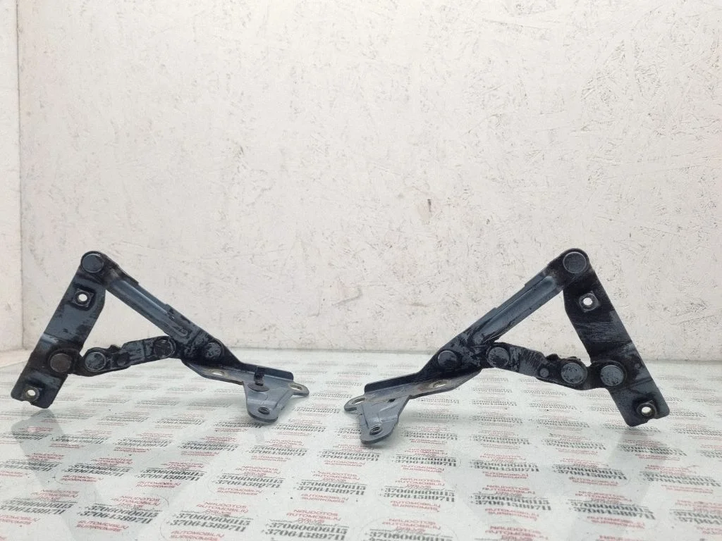 Engine bonnet/hood hinges – Seat Toledo II (1M) (1998-2006)