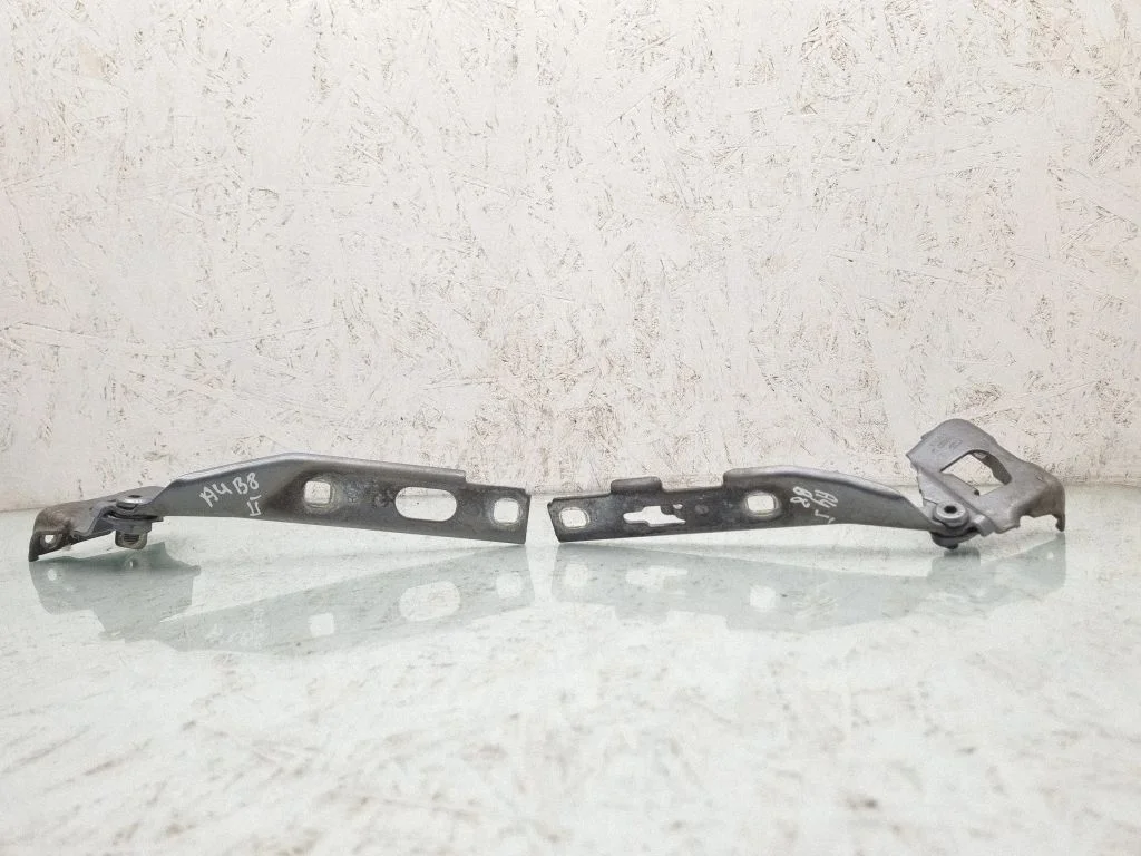 Engine bonnet/hood hinges 8K0823301D