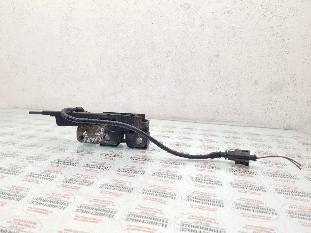 Engine bonnet/hood lock/catch 1J0973702