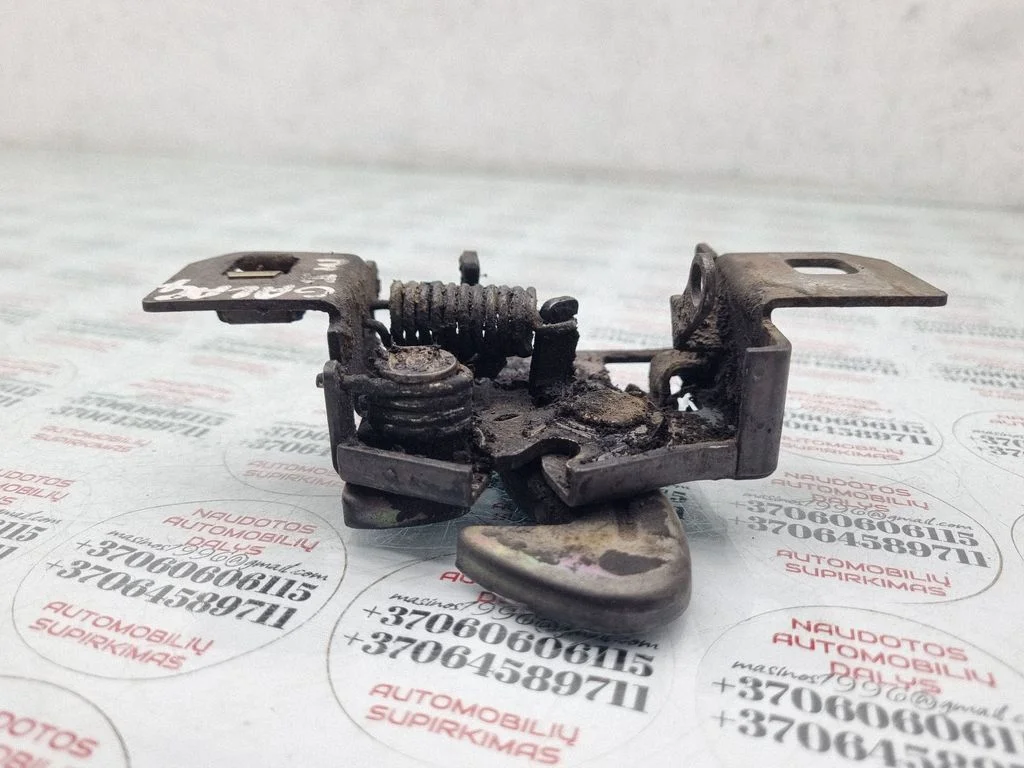 Engine bonnet/hood lock/catch