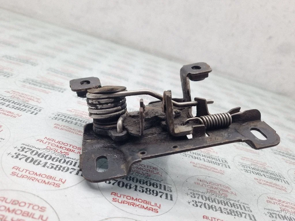 Engine bonnet/hood lock/catch 8D0823509C