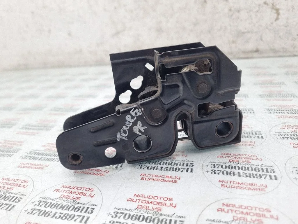 Engine bonnet/hood lock/catch – Volkswagen Touareg I (2002-2010)