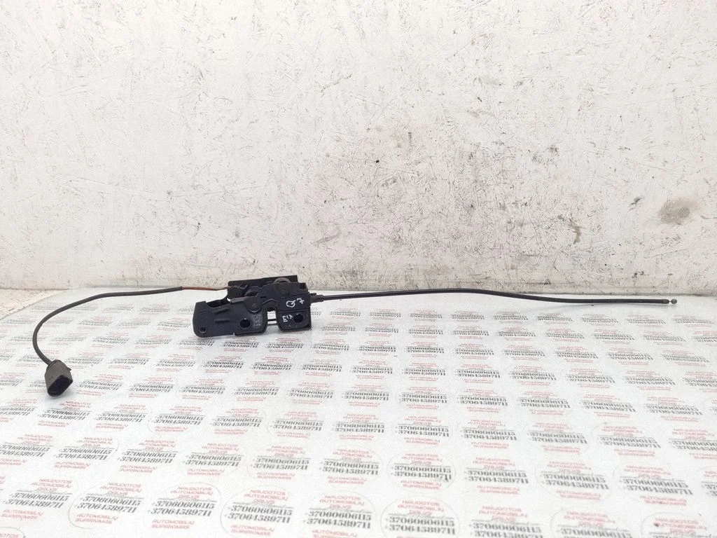 Engine bonnet/hood lock/catch – Audi Q7 4L (2005-2015)