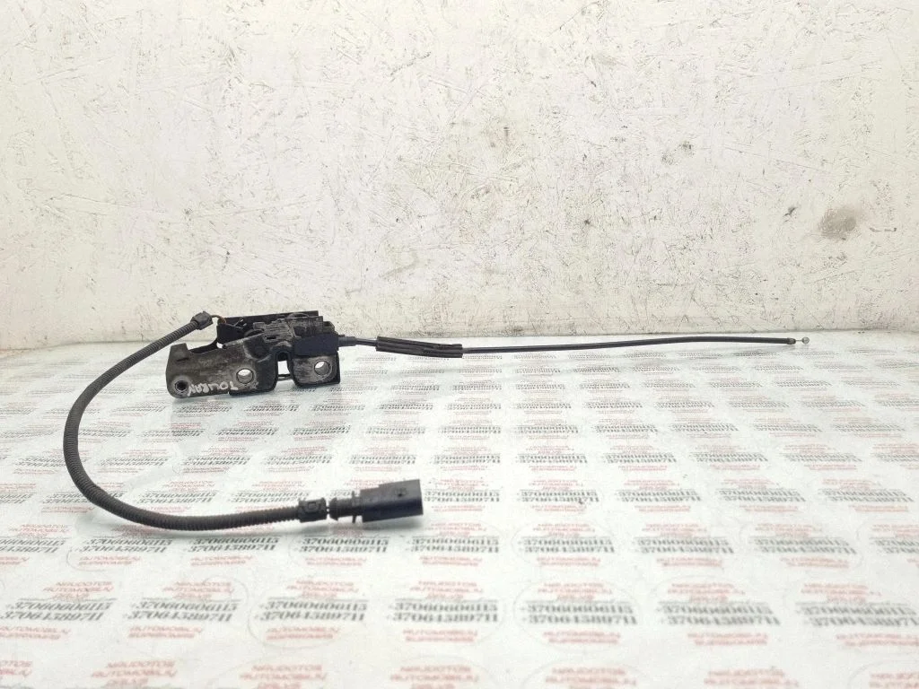 Engine bonnet/hood lock/catch