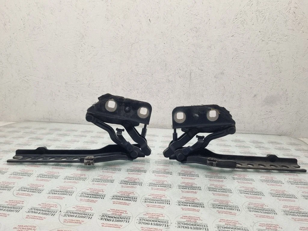Engine bonnet/hood hinges – Audi A8 S8 D3 4E (2002-2009)