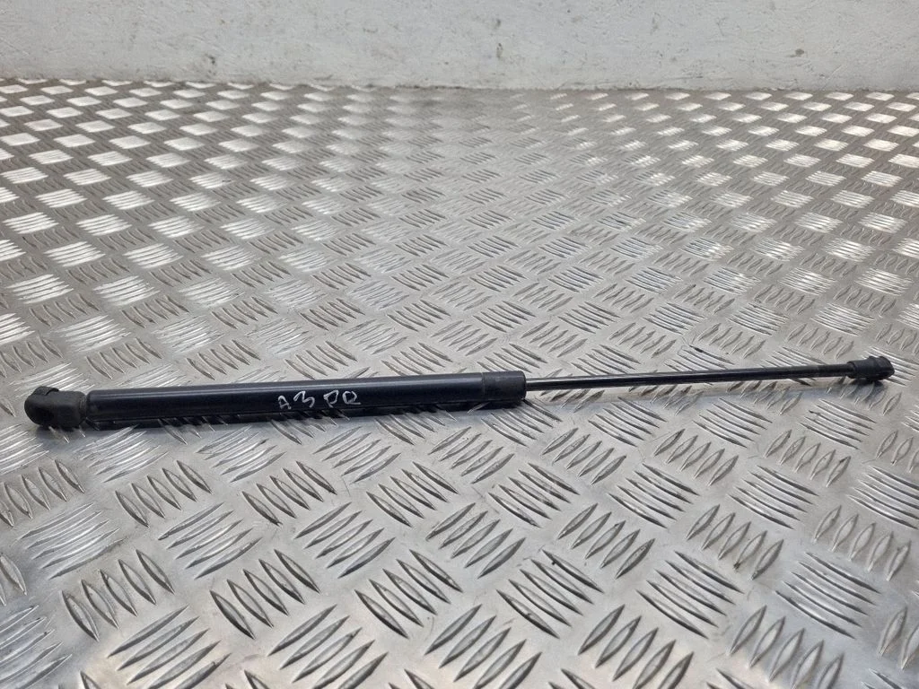 Front bonnet/hood damper/strut – Audi A3 S3 8L (1996-2003)