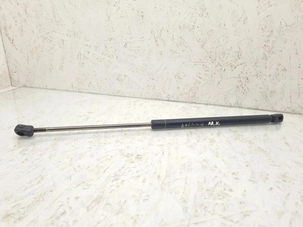 Front bonnet/hood damper/strut – Volkswagen Golf IV (1998-2005)