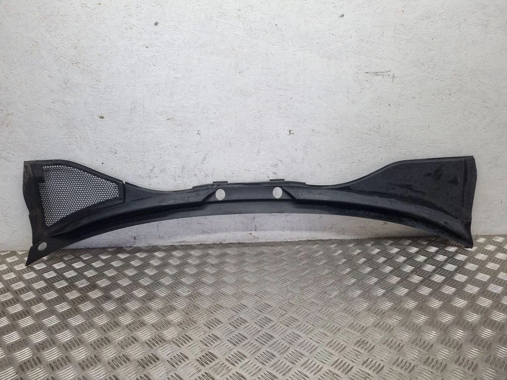 Wiper trim – Audi Q7 4L (2005-2015)